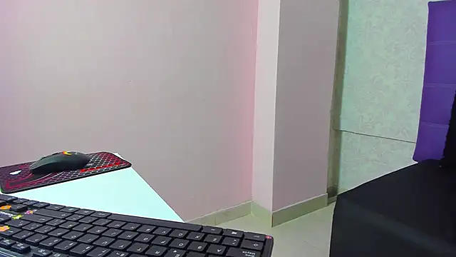 LeaMoreau22 online show from 11/02/25, 12:51