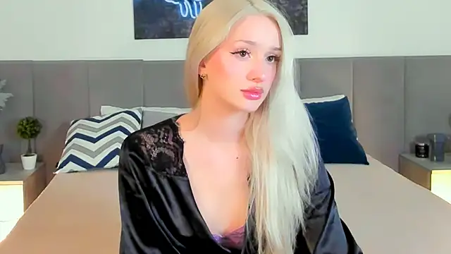 Snapshot of SugarWhisper chatting on 11/21/25, 05:00 SugarWhisper online show from 11/21/25, 05:00