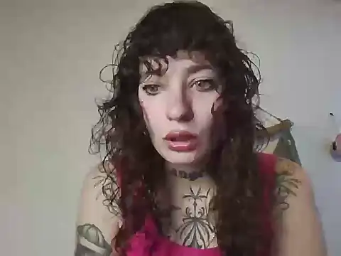 Snapshot of RebekahRose chatting on 10/04/25, 01:36 RebekahRose online show from 10/04/25, 01:36