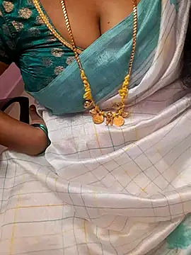 Snapshot of Tamil_Ammani chatting on 02/05/26, 04:44 Tamil Ammani online show from 02/05/26, 04:44