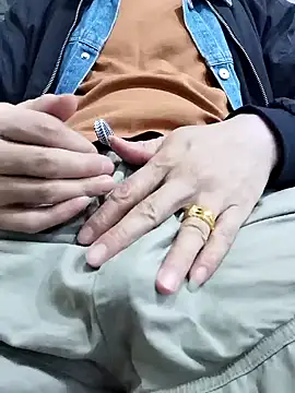 Snapshot of chougegg0214 chatting on 04/13/26, 06:52 chougegg0214 online show from 04/13/26, 06:52