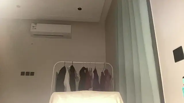 yewuzhibb online show from 10/01/25, 03:29