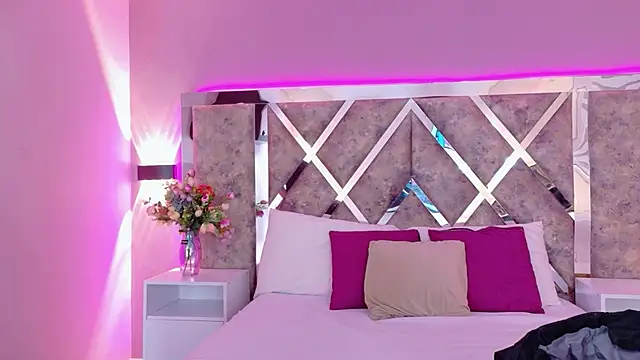 MeganR  online show from 04/15/26, 11:39