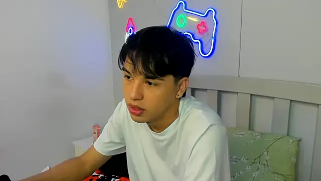 Snapshot of StiwenTwink chatting on 10/12/25, 02:16 StiwenTwink online show from 10/12/25, 02:16