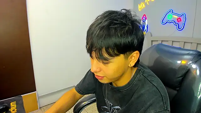 Snapshot of StiwenTwink chatting on 10/17/25, 03:14 StiwenTwink online show from 10/17/25, 03:14