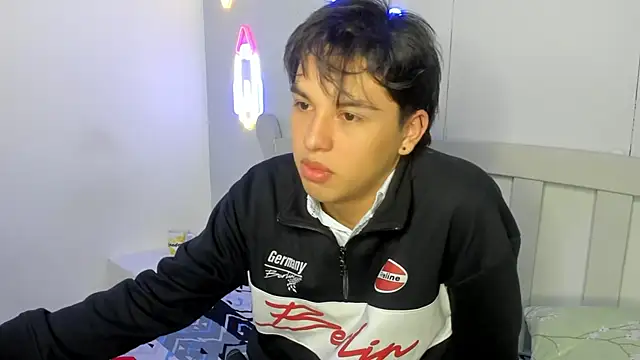 StiwenTwink online show from 10/31/25, 12:06