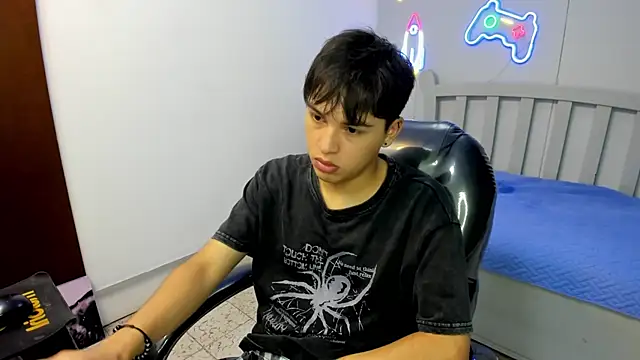 StiwenTwink online show from 11/24/25, 01:55