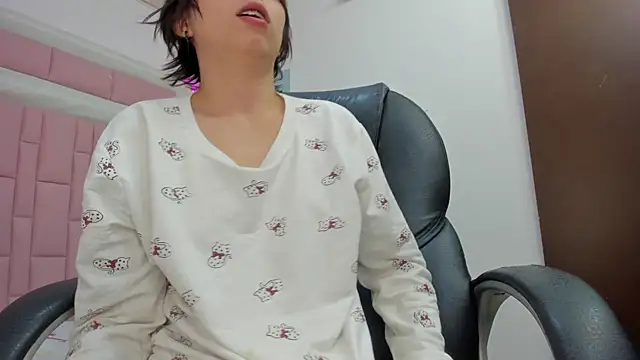 Snapshot of Klaret_Toy chatting on 10/14/25, 08:15 Klaret Toy online show from 10/14/25, 08:15