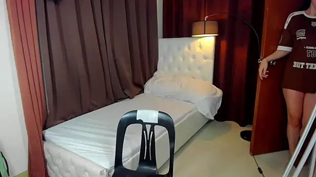 Snapshot of SophiaCoxxx chatting on 10/21/25, 05:41 SophiaCoxxx online show from 10/21/25, 05:41