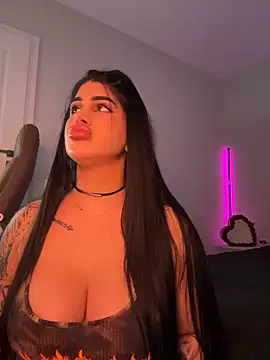 Snapshot of Niinarosee chatting on 03/29/26, 05:24 Niinarosee online show from 03/29/26, 05:24