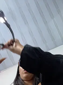 Snapshot of SaraMistick chatting on 04/01/26, 12:28 SaraMistick online show from 04/01/26, 12:28