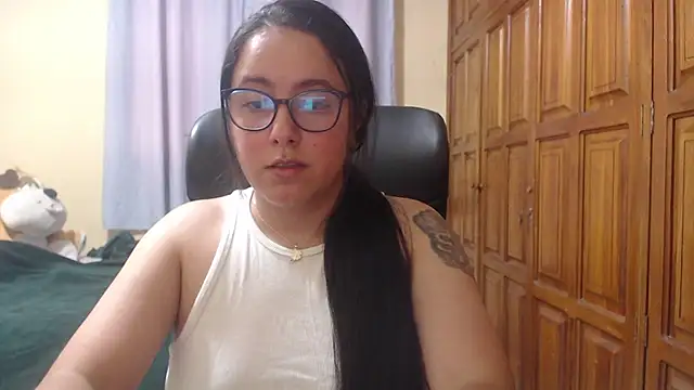 Venus cat  online show from 02/04/26, 12:49