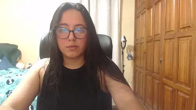 Snapshot of Venus_cat_ chatting on 03/11/26, 03:12 Venus cat online show from 03/11/26, 03:12