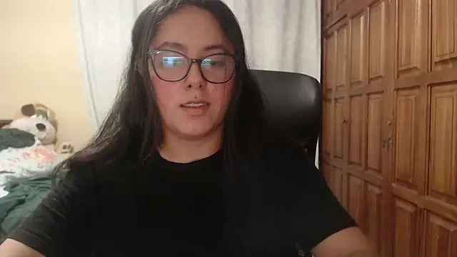 Snapshot of Venus_cat_ chatting on 04/07/26, 01:17 Venus cat online show from 04/07/26, 01:17