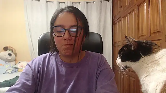 Snapshot of Venus_cat_ chatting on 04/08/26, 02:22 Venus cat online show from 04/08/26, 02:22