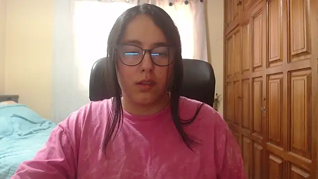 Snapshot of Venus_cat_ chatting on 06/20/26, 02:53 Venus cat online show from 06/20/26, 02:53