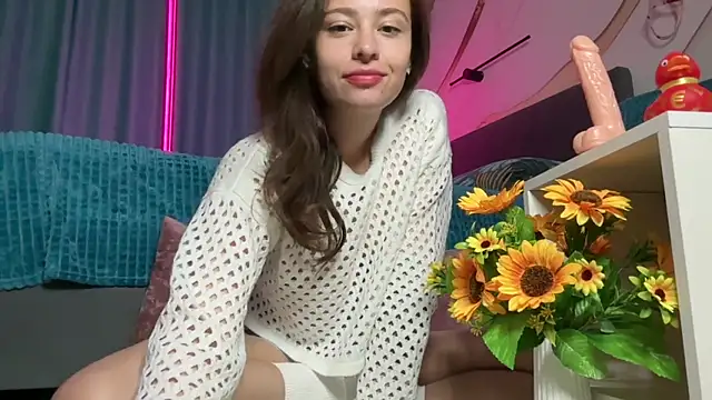 erikaa miuu online show from 10/17/25, 05:26