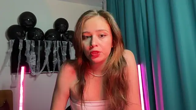 erikaa miuu online show from 10/28/25, 05:48