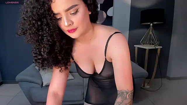 KylieJenkins online show from 10/28/25, 03:58