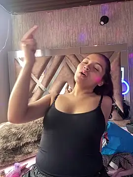 AuroraPink  online show from 10/18/25, 05:25