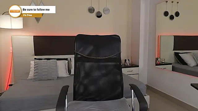 DanteeStone online show from 10/17/25, 08:33