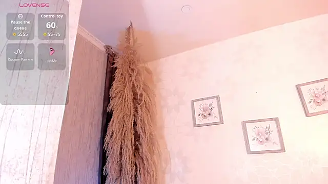 Snapshot of alana_madison10 chatting on 11/13/25, 02:54 alana madison10 online show from 11/13/25, 02:54