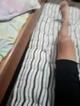 Snapshot of mazo18 chatting on 10/21/25, 10:05 mazo18 online show from 10/21/25, 10:05