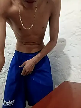 Snapshot of mazo18 chatting on 10/22/25, 12:55 mazo18 online show from 10/22/25, 12:55