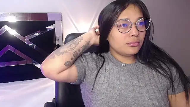 Snapshot of CataleyaMoonroe chatting on 10/08/25, 03:20 CataleyaMoonroe online show from 10/08/25, 03:20