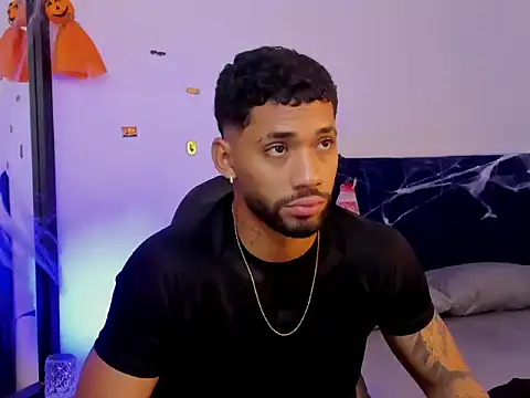 Snapshot of theo_sky1 chatting on 10/30/25, 02:18 theo sky1 online show from 10/30/25, 02:18