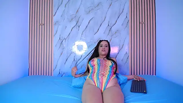 PiaGelvez online show from 10/17/25, 11:18