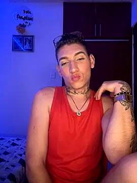 Snapshot of hotxxx_2012 chatting on 10/01/25, 08:15 hotxxx 2012 online show from 10/01/25, 08:15