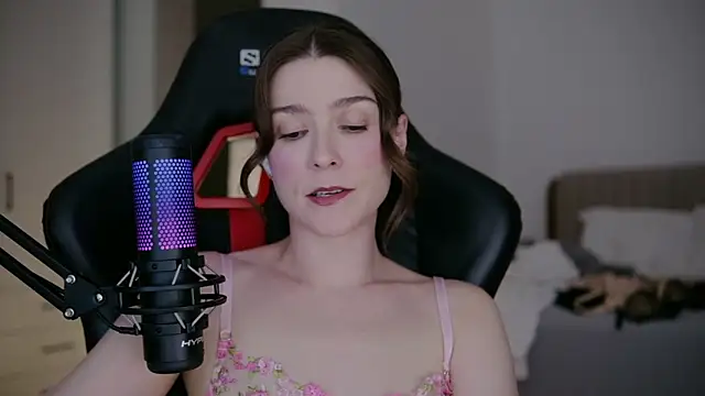 Snapshot of WowHelloAlice chatting on 03/12/26, 10:38 WowHelloAlice online show from 03/12/26, 10:38