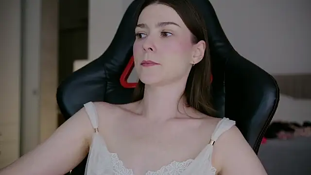 Snapshot of WowHelloAlice chatting on 03/31/26, 10:32 WowHelloAlice online show from 03/31/26, 10:32