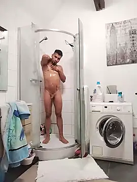 Snapshot of robergenesis chatting on 10/21/25, 05:13 robergenesis online show from 10/21/25, 05:13