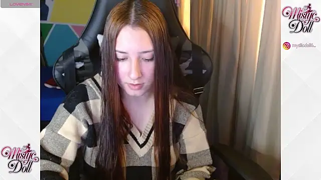 Snapshot of Mysticdoll69_ chatting on 10/02/25, 04:47 Mysticdoll69  online show from 10/02/25, 04:47