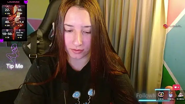 Snapshot of Mysticdoll69_ chatting on 10/18/25, 06:19 Mysticdoll69  online show from 10/18/25, 06:19