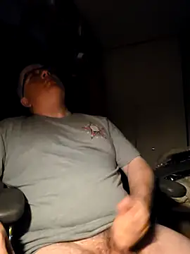 Snapshot of Iceman69696 chatting on 04/21/26, 03:57 Iceman69696 online show from 04/21/26, 03:57