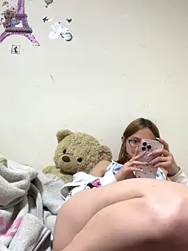 imariahot online show from 10/10/25, 01:15