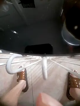 Snapshot of Zun_121 chatting on 10/22/25, 06:02 Zun 121 online show from 10/22/25, 06:02