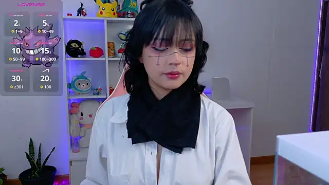 Snapshot of Sallie_Doll chatting on 11/01/25, 05:37 Sallie Doll online show from 11/01/25, 05:37