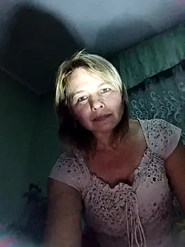 Snapshot of Masha412111 chatting on 11/10/25, 05:45 Masha412111 online show from 11/10/25, 05:45