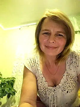 Snapshot of Masha412111 chatting on 11/11/25, 08:20 Masha412111 online show from 11/11/25, 08:20