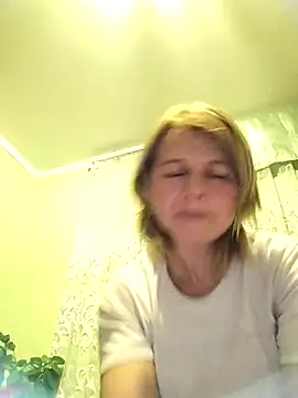 Snapshot of Masha412111 chatting on 11/17/25, 03:40 Masha412111 online show from 11/17/25, 03:40