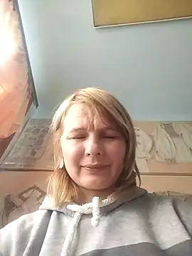 Snapshot of Masha412111 chatting on 11/20/25, 08:14 Masha412111 online show from 11/20/25, 08:14