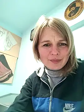 Snapshot of Masha412111 chatting on 11/23/25, 01:55 Masha412111 online show from 11/23/25, 01:55