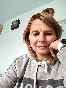 Snapshot of Masha412111 chatting on 11/25/25, 07:41 Masha412111 online show from 11/25/25, 07:41