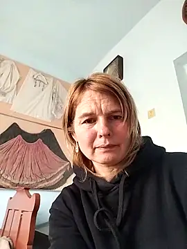 Snapshot of Masha412111 chatting on 12/01/25, 09:47 Masha412111 online show from 12/01/25, 09:47