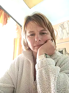 Snapshot of Masha412111 chatting on 03/06/26, 10:01 Masha412111 online show from 03/06/26, 10:01