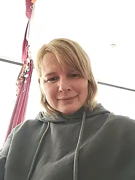 Snapshot of Masha412111 chatting on 06/01/26, 08:27 Masha412111 online show from 06/01/26, 08:27